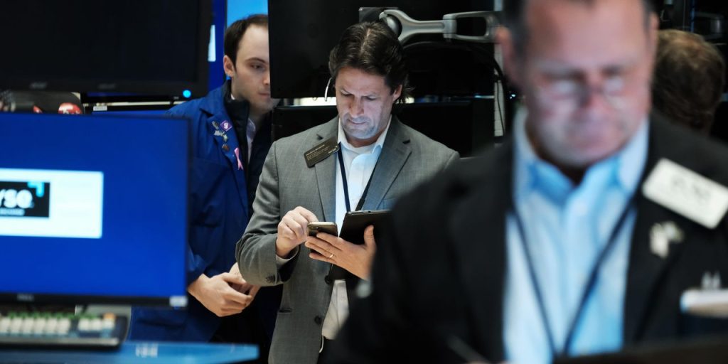 Using Options to Bet on a Bullish or Bearish Breakout for Stocks