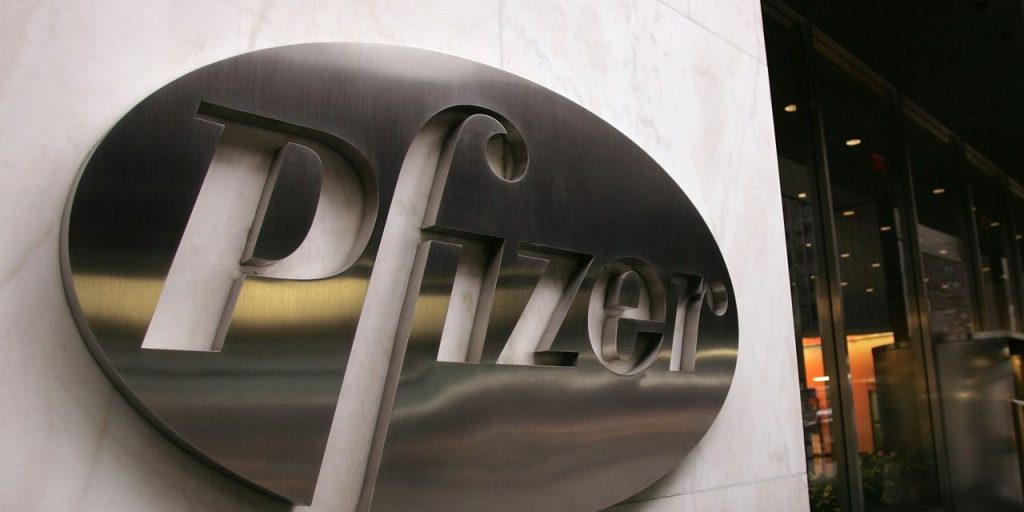 FDA advisers vote in favor of Pfizer’s maternal RSV vaccine