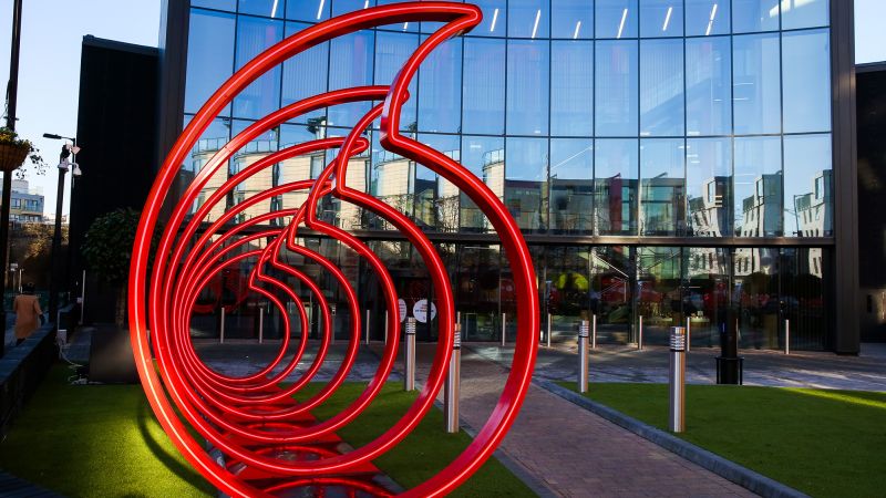 Vodafone plans 11,000 job cuts