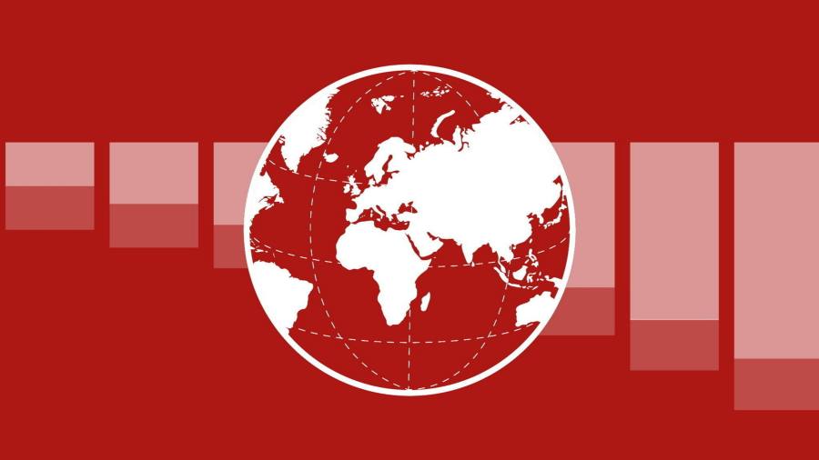 US stocks edge lower as investors await debt ceiling talks