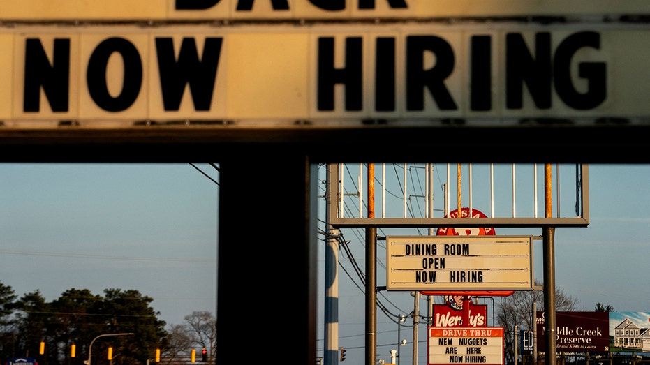 Now hiring signs in Deleware