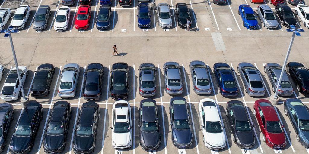 Electric cars are oversupplied at some dealerships