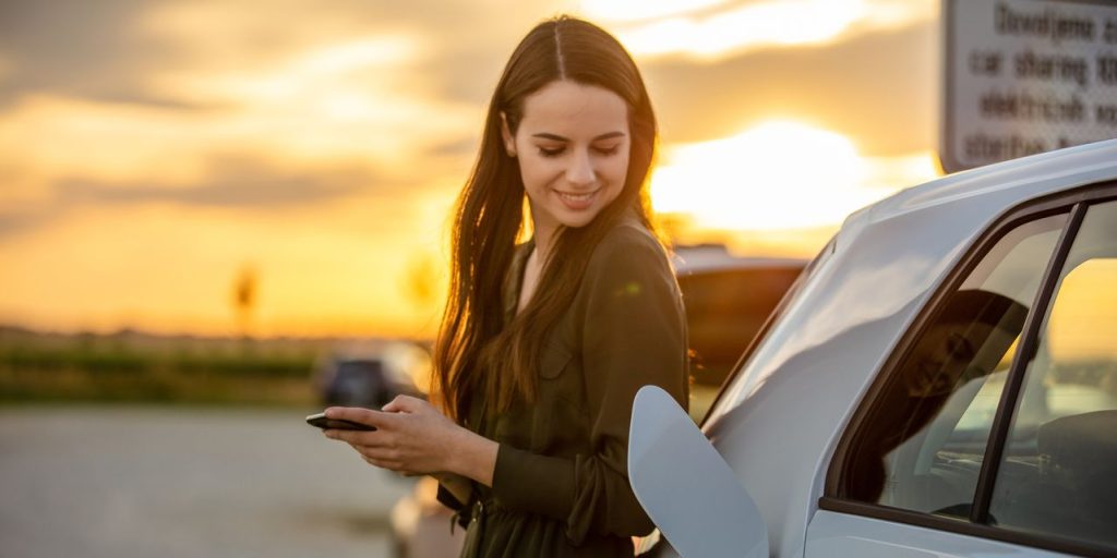 The electric car vs. plug-in hybrid debate: Which should you buy?