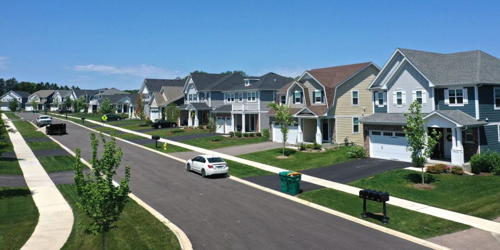 Mortgage rates rise for third week in a row as U.S. economy shows signs of strength