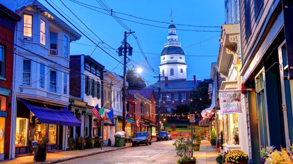 25 Best Places To Enjoy Your Retirement In 2023: Traverse City And Other Top Spots