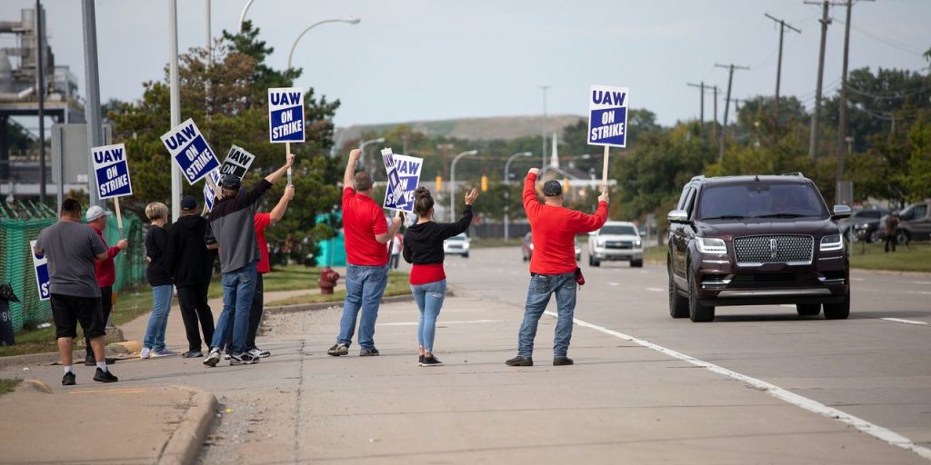 UAW auto strike looms large for inflation and economy