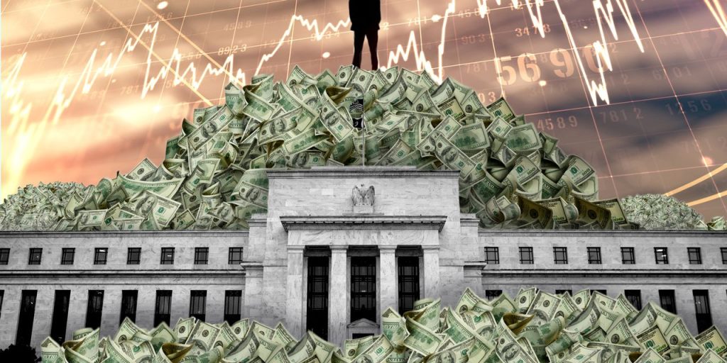 Cash investors may be at ‘the top of the mountain.’ Here’s when 5% CDs could end.