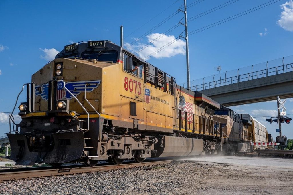 Should You Pick Union Pacific Stock After An 18% Fall In Q3 Earnings?