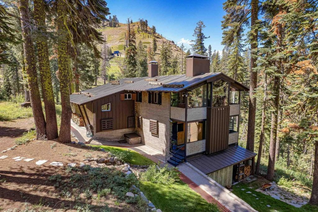 Buy A Vintage Ski Resort Chalet And Some California Ski History For $4 Million