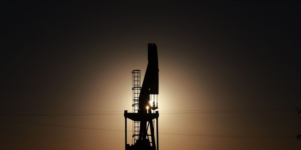 Brent oil ends higher as investors monitor Israel-Hamas war, talks on Venezuela sanctions