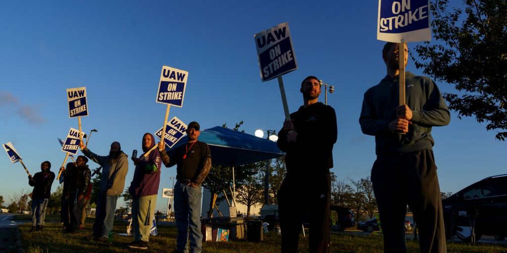 UAW strike moves to GM’s key SUV plant