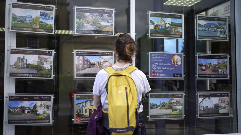 ‘Stagnation nation.’ UK economy suffers weakest quarter in a year as real estate slips