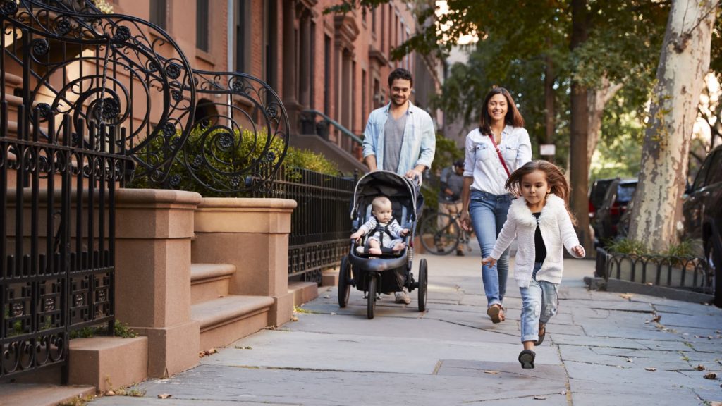 The income a family of 4 needs to live comfortably in 20 major U.S. cities