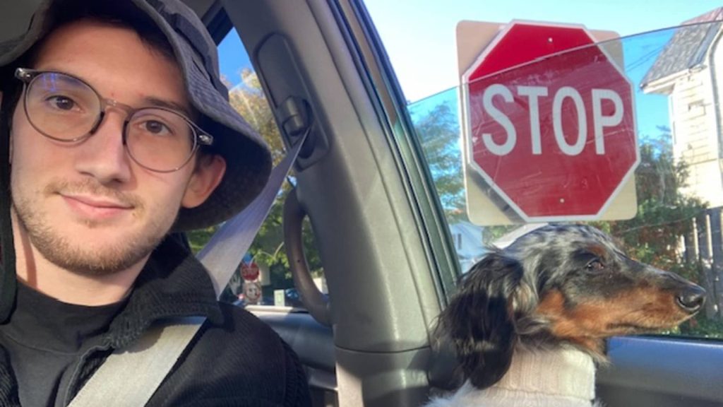 29-year-old runs a side hustle out of his van, brings in up to $9,700 a month: I only have to ‘work three weeks out of the year’