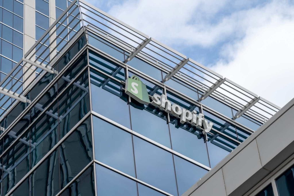 Shopify Q3: Strong Growth In Large Merchants, But Stock Overvalued (NYSE:SHOP)